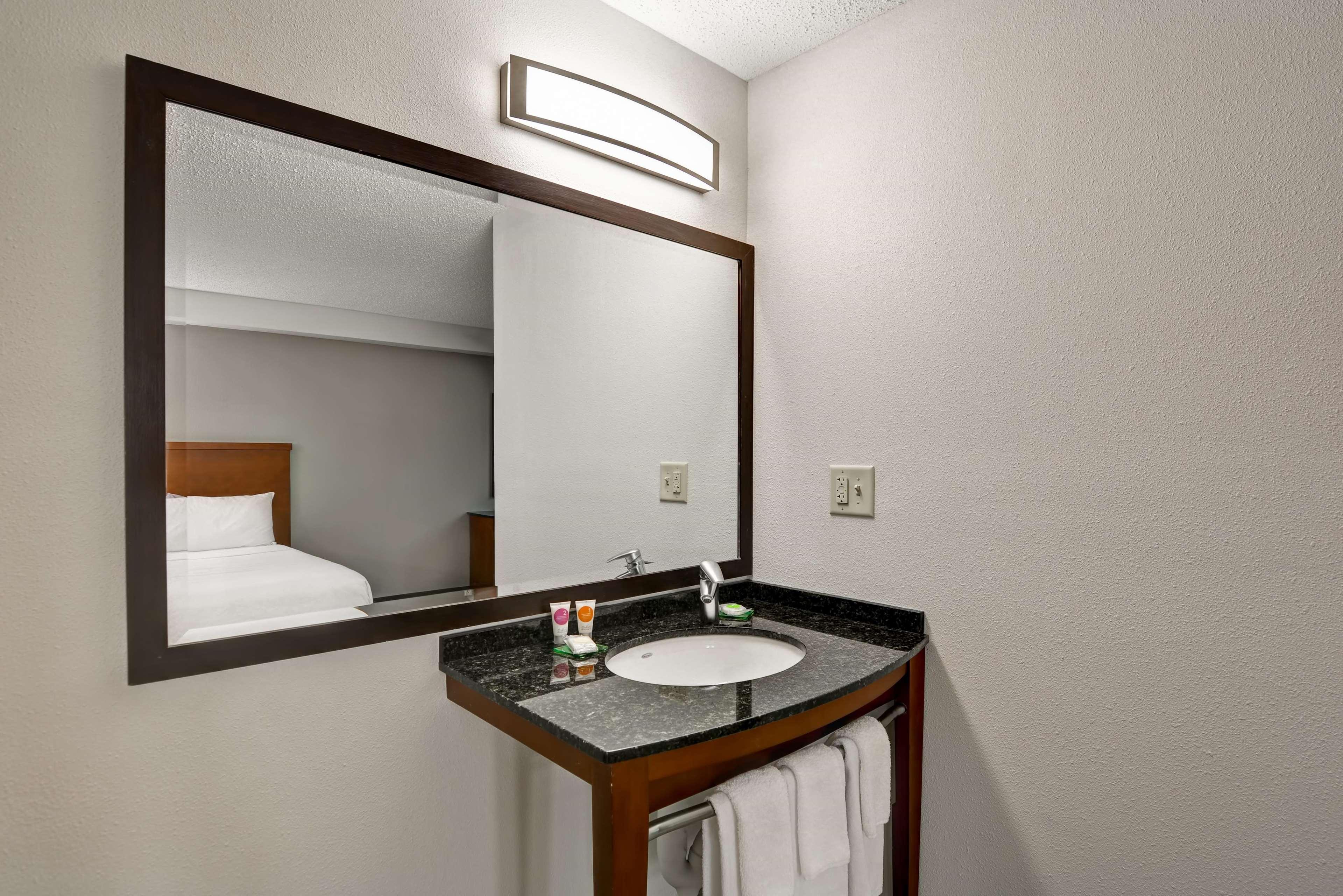Hyatt Place Birmingham/Хувър Екстериор снимка